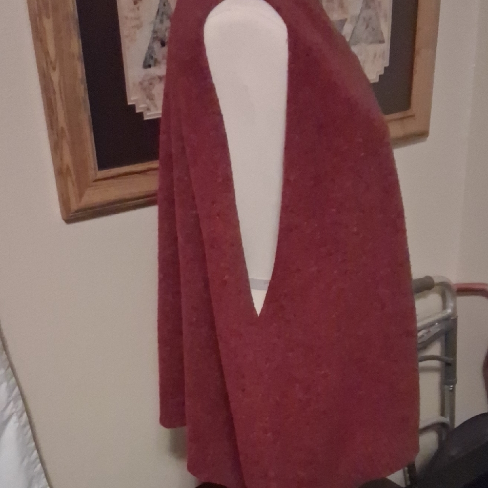 Eskandar V-Neck Sweater in Deep Red - Picture 2 of 4